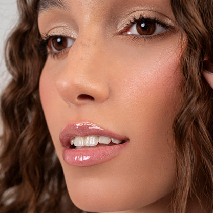 Lip gloss (squeeze tube)