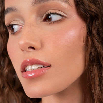 Lip gloss (squeeze tube)