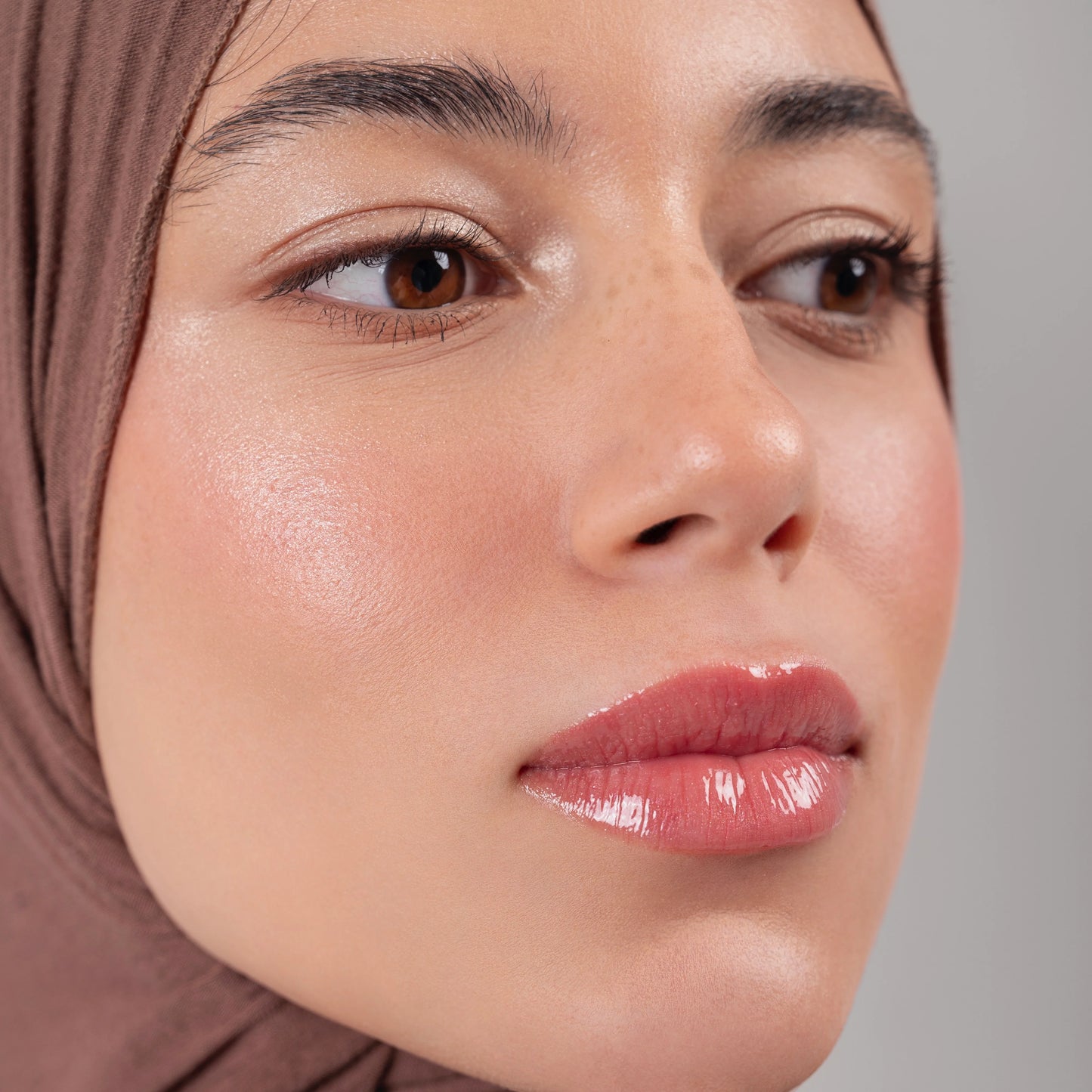 Lip gloss (squeeze tube)